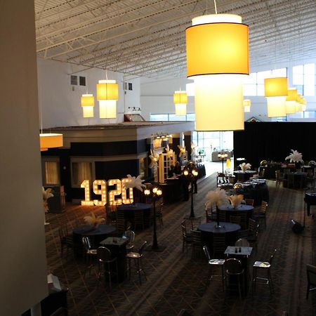 Gateway Hotel & Convention Center Flint Exterior foto